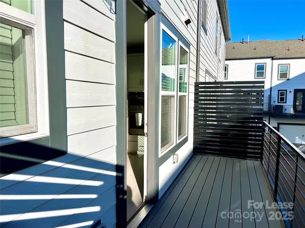 Davidson, NC 28036,912 Mary Max DR