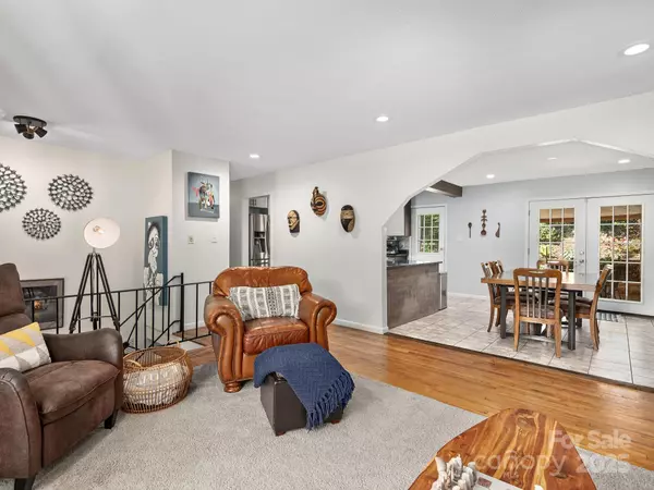 Asheville, NC 28805,22 Waters RD