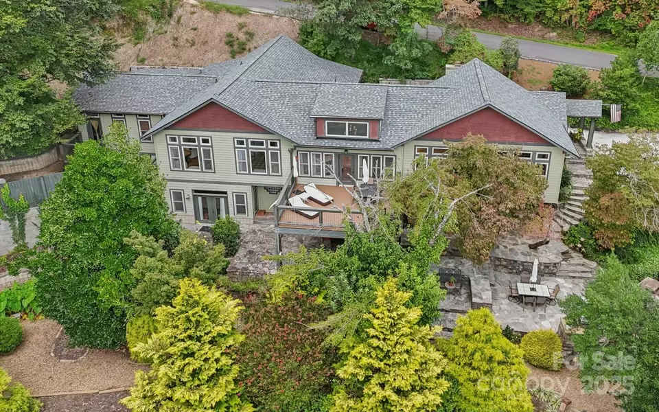 193 Gateway DR, Lake Lure, NC 28746