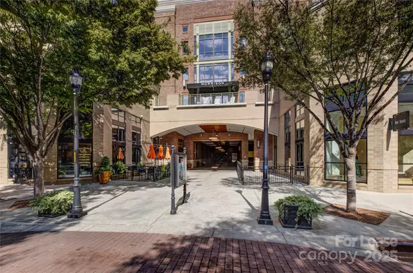 Charlotte, NC 28211,721 Governor Morrison ST