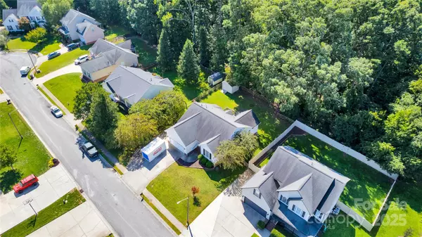 Dallas, NC 28034,912 Carole Summey DR