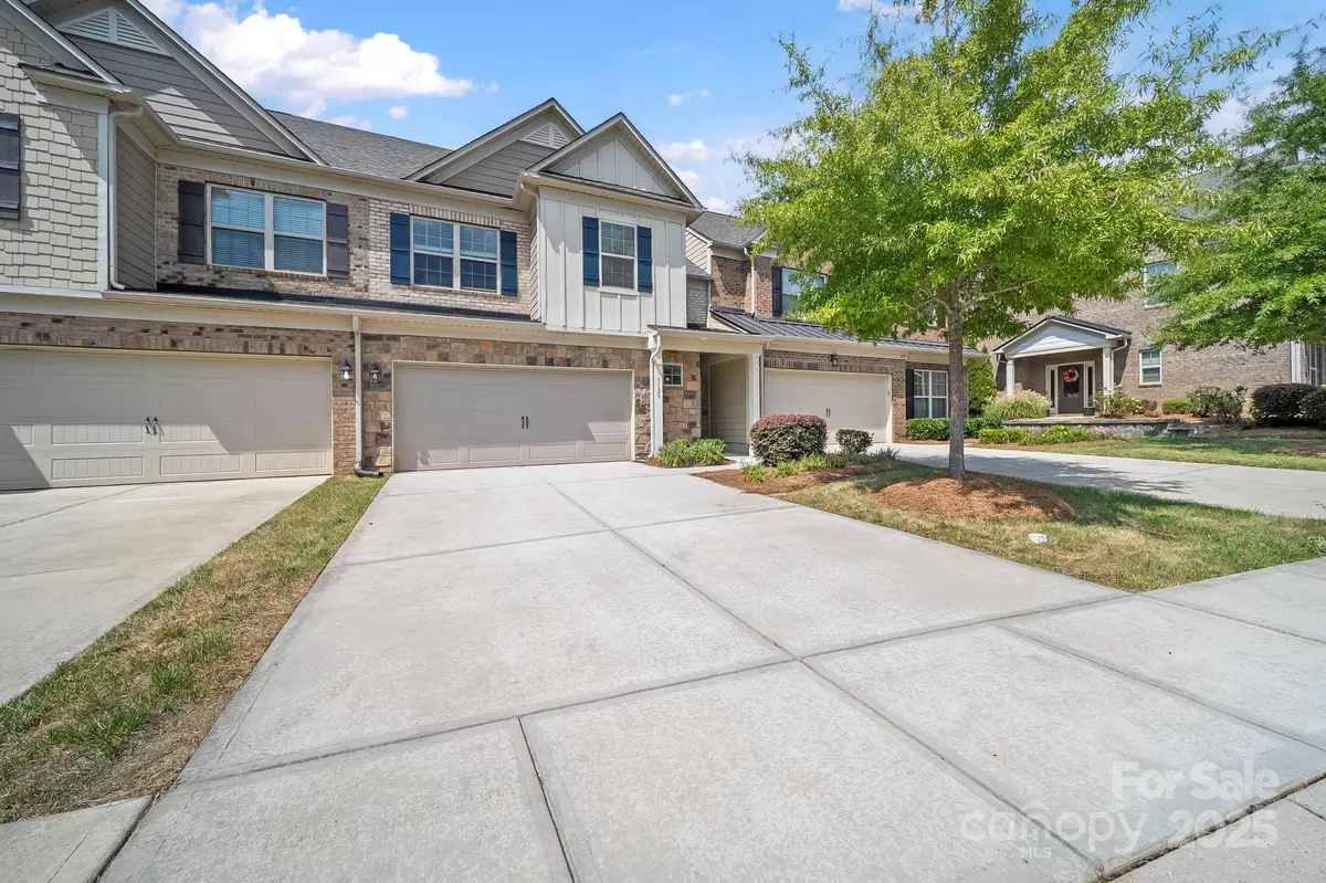 Fort Mill, SC 29707,3129 Hartson Pointe DR