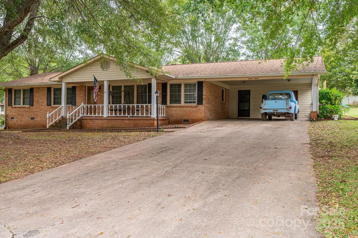 Shelby, NC 28152,712 Maynard ST