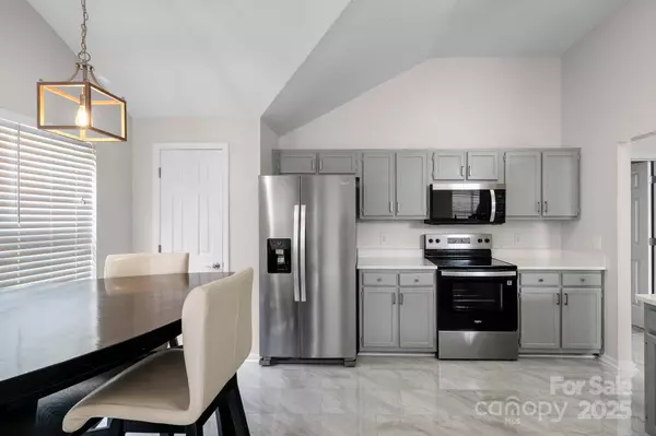 Charlotte, NC 28215,8123 Vermilion DR