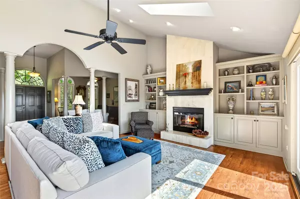 Black Mountain, NC 28711,206 Crestview DR