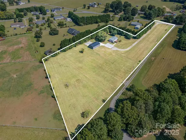 Statesville, NC 28625,669 Midway RD