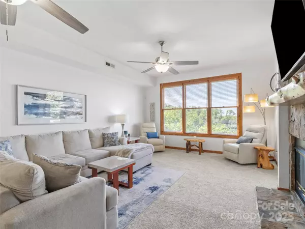 Burnsville, NC 28714,80 Stoney Falls LOOP #3-202