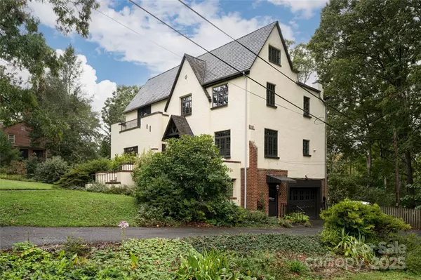Asheville, NC 28804,21 Lynwood RD