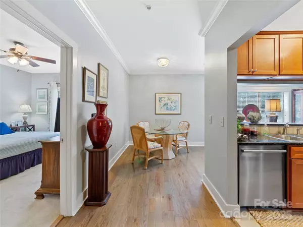 Asheville, NC 28805,9 Kenilworth Knoll #127