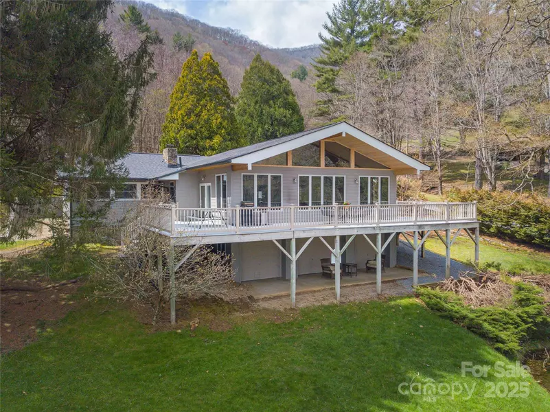 55 Grove PARK, Waynesville, NC 28786