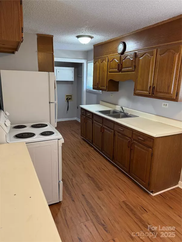 Gastonia, NC 28056,109 Pine Inn DR