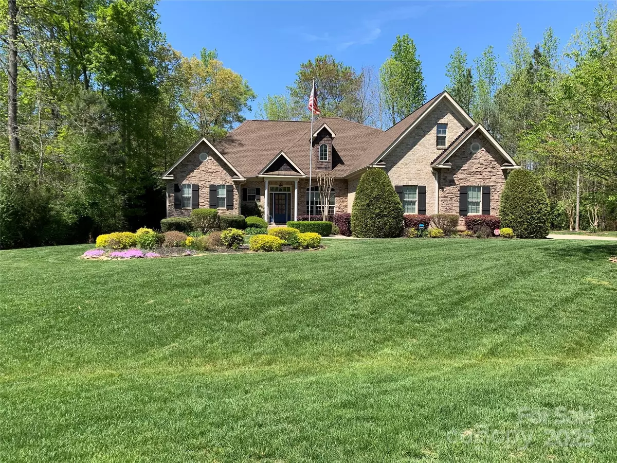 Lake Wylie, SC 29710,513 Little Cove LN