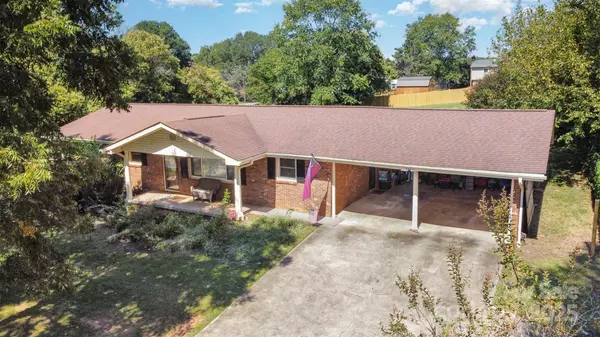 Hickory, NC 28601,5609 Grace Chapel RD