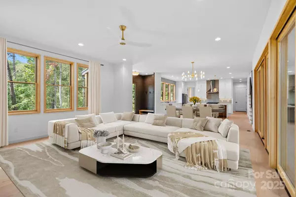 Asheville, NC 28806,61 Destination DR