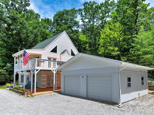 Zirconia, NC 28790,186 Hawks Point DR