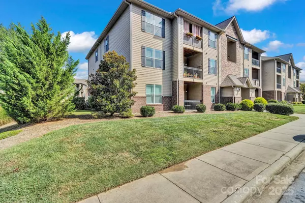 Fletcher, NC 28732,91 Brickton Village CIR #102