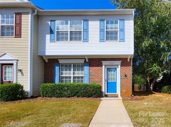 3242 Mannington DR, Charlotte, NC 28270