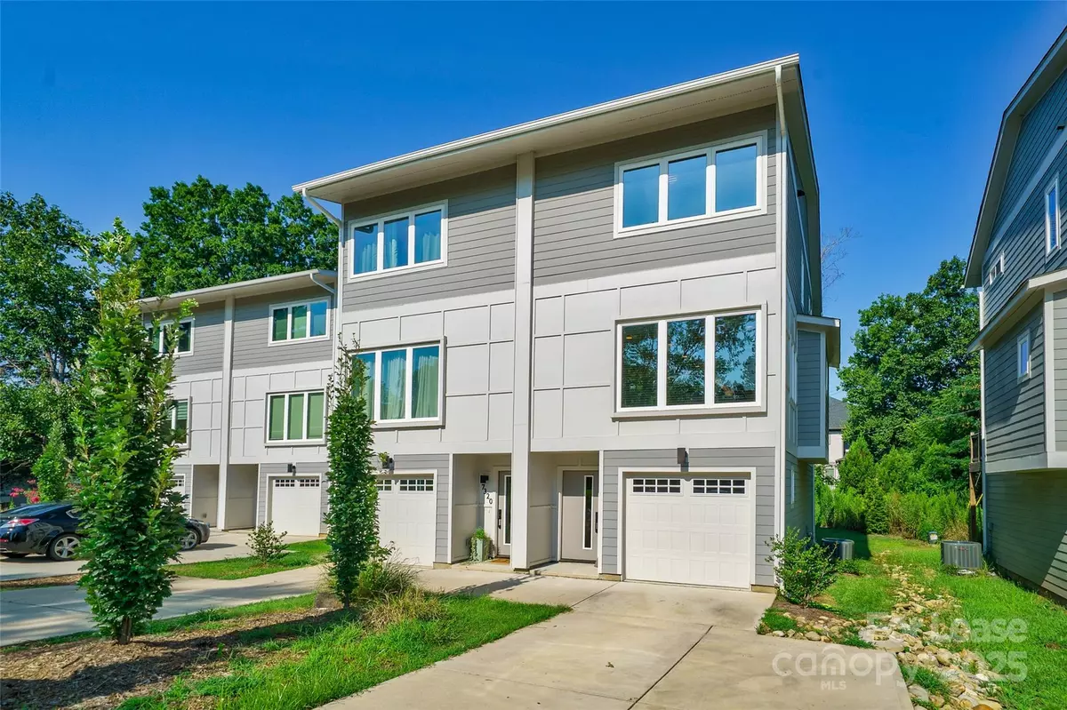 Charlotte, NC 28226,7318 Swans Run RD