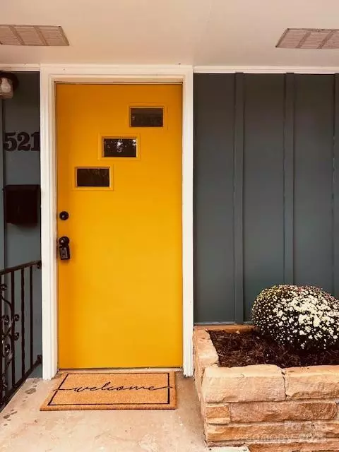 Hickory, NC 28602,521 6th AVE SW