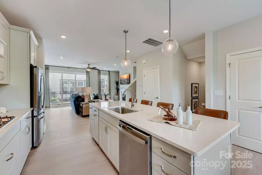 9466 Senator Royall DR, Charlotte, NC 28262