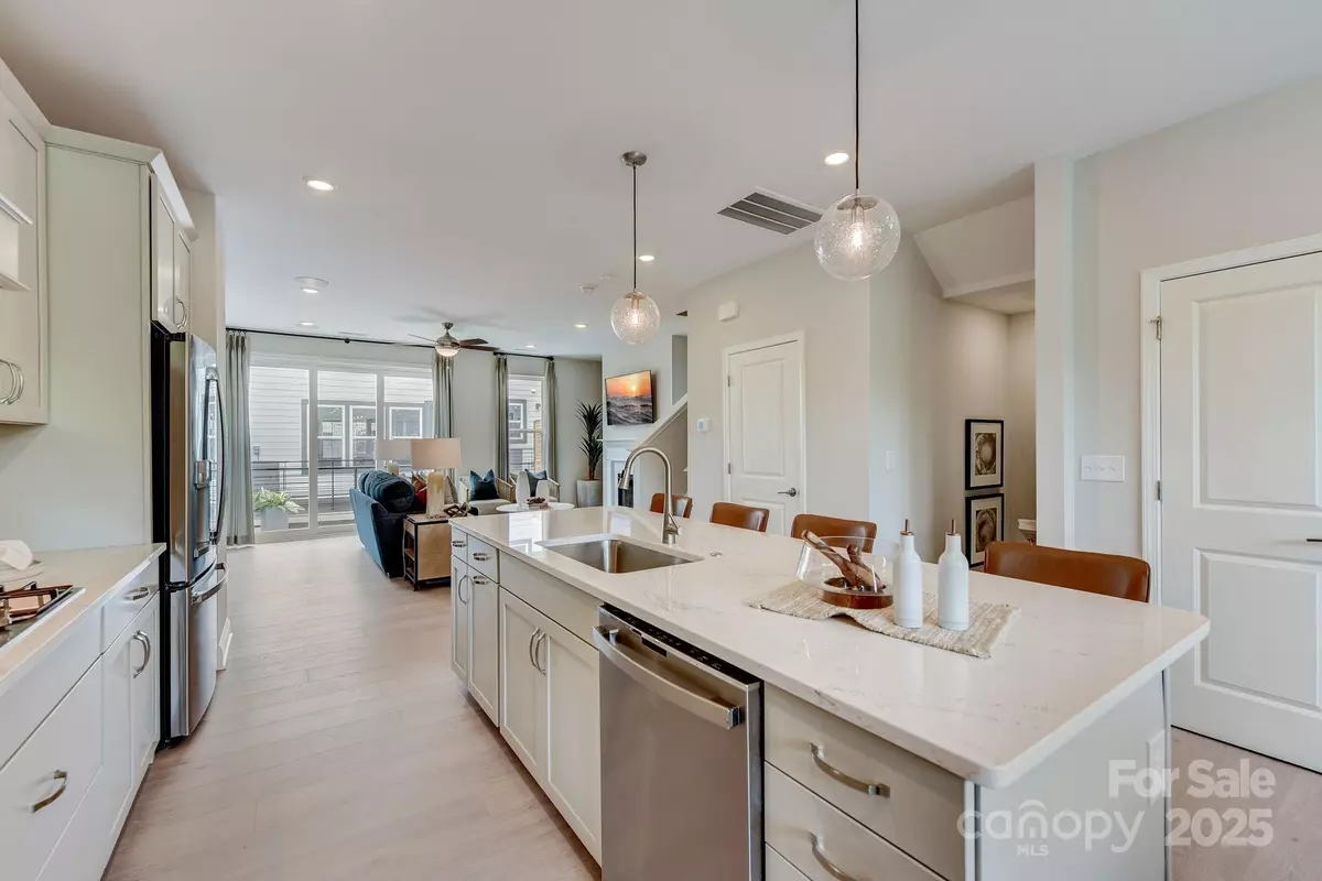 Charlotte, NC 28262,9466 Senator Royall DR