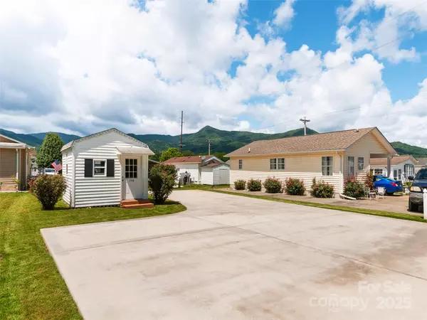 Waynesville, NC 28785,158 Summer Place DR