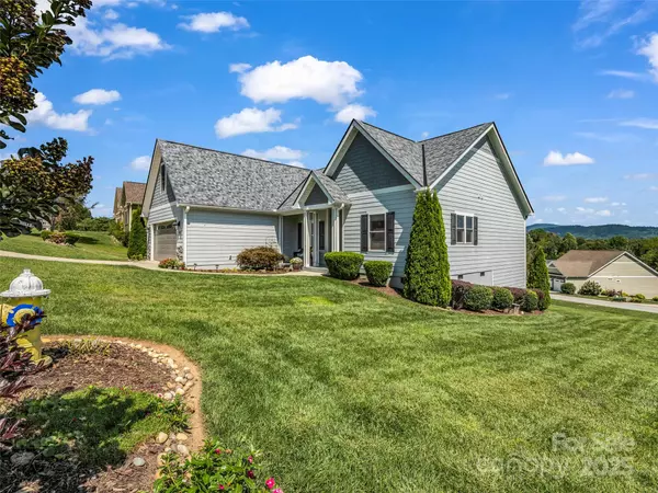 Hendersonville, NC 28792,492 Blacksmith Run DR