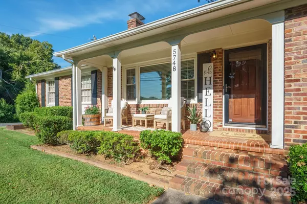 Charlotte, NC 28210,5748 Farmbrook DR