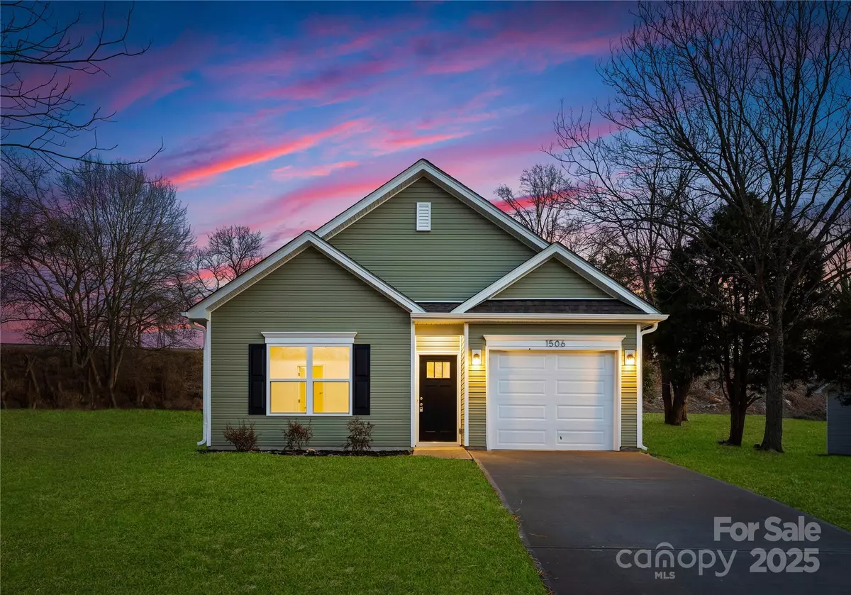 Charlotte, NC 28269,1600 Oak ST