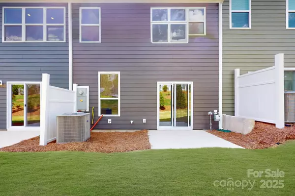 Charlotte, NC 28269,3216 Lilac Grove DR