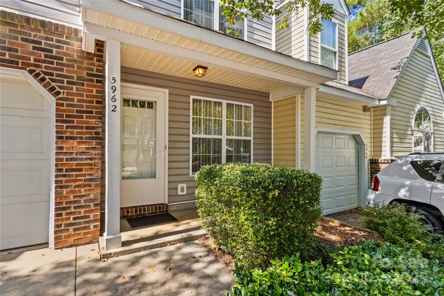 5962 Moose LN, Charlotte, NC 28269