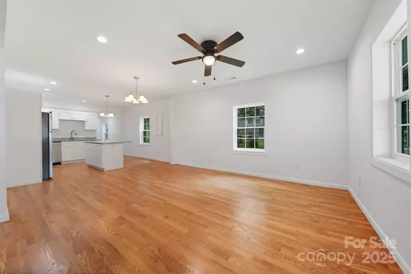 Granite Falls, NC 28630,105 Falls AVE