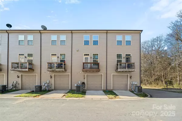 Charlotte, NC 28078,13842 Winmau LN