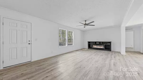 Statesville, NC 28677,105 Apple Tree LN #12