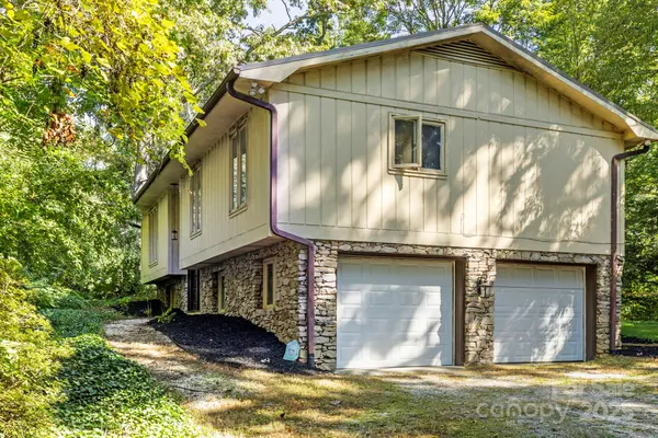 Flat Rock, NC 28731,100 Greenbriar AVE