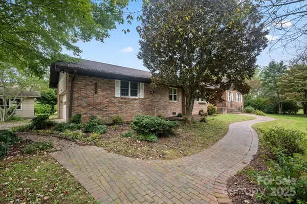 Brevard, NC 28712,196 Broadview CIR