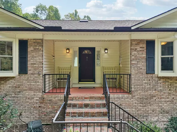 Hendersonville, NC 28791,439 Deerhaven LN