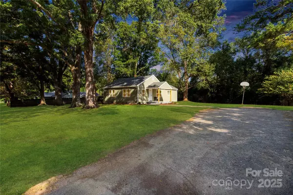 Lancaster, SC 29720,951 Confederate AVE