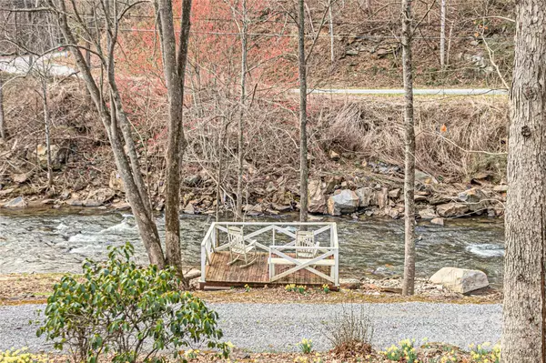 Waynesville, NC 28785,87 Medley DR