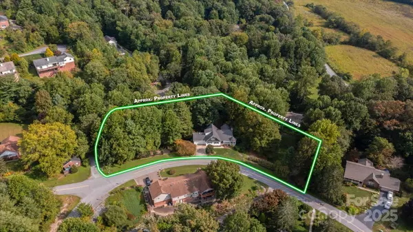 Hendersonville, NC 28739,168 Mountain Valley DR