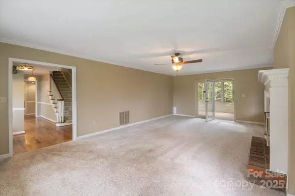 Hendersonville, NC 28739,168 Mountain Valley DR