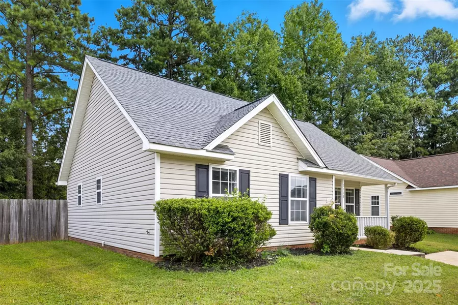 1113 Summit Hills DR, Charlotte, NC 28214