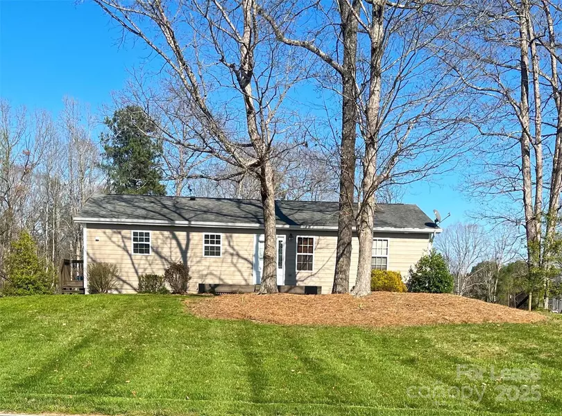 1304 Mollys Backbone RD, Catawba, NC 28609