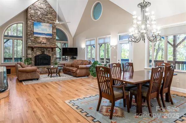 Asheville, NC 28804,116 Hawk RDG