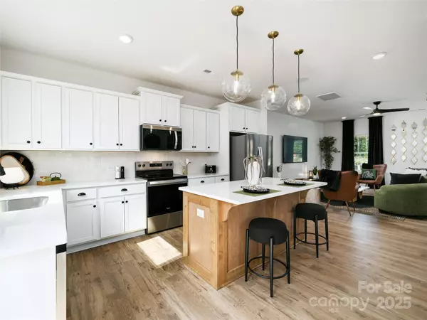 Charlotte, NC 28215,11622 Sapsucker LN #70