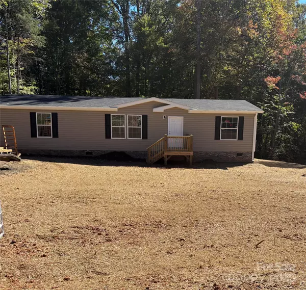 125 Apple Tree LN #15-16, Statesville, NC 28677