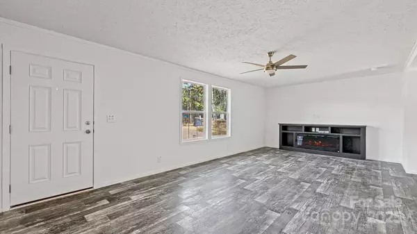 Statesville, NC 28677,125 Apple Tree LN #15-16