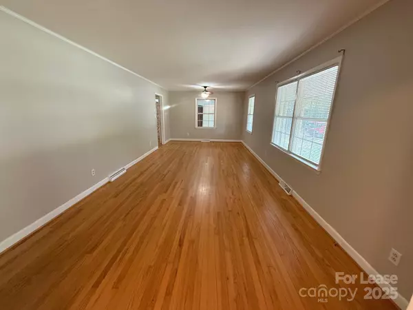 Statesville, NC 28625,301 Montgomery DR
