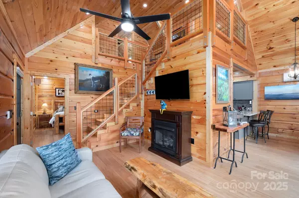 Weaverville, NC 28787,33 Sun Dog DR