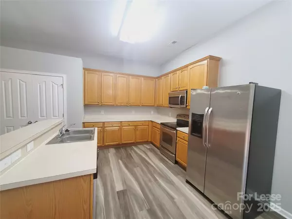 Charlotte, NC 28273,16029 Circlegreen DR